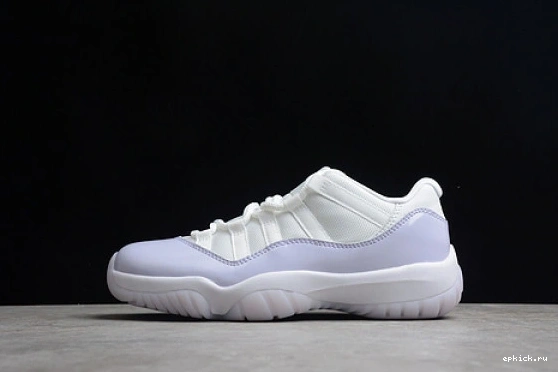 EP AH7860-101 " LOW JORDAN 11 VIOLET PURE AIR RETRO AH7860-101 " 0323